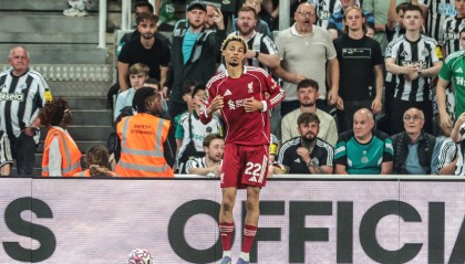 曼联又买错了？埃基蒂克3球1助约克雷斯2球 舍什科还没首发