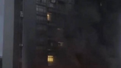 东莞一小区逾百辆电动自行车烧毁!住户睡梦中被叫醒撤离逃生