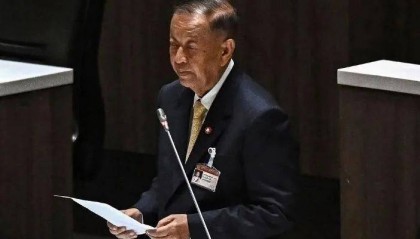 只剩255席,佩通坦拒绝下台!特殊时刻,一架泰专机直飞中国