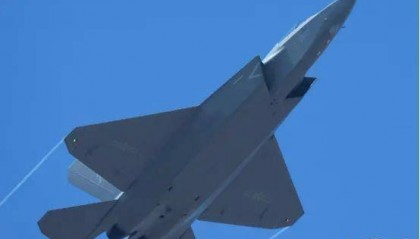 歼-35首巡台海！军警联动演练小时级收台，美要求台军坚守30天