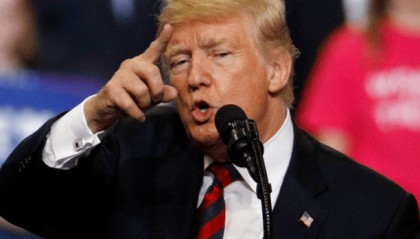 特朗普火速离开英国，临走前送给普京19个字，中方的一番表态斩钉截铁：敢动手必将反制