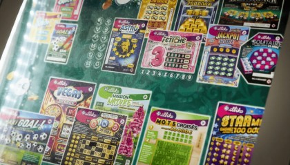 小偷用偷来的信用卡买刮刮乐中50万欧元,法国失主:分我一半,我不告你!