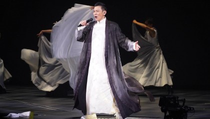 王晶谈刘德华感情生活：刘太好辛苦、女儿会五种语言