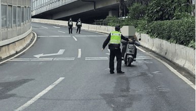 直击广州内环路“电鸡”查处现场：有人试图调转车头逃离被拦