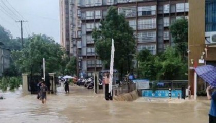 女子在被淹车库失联20多小时后奇迹获救！救援人员：她顺车顶爬到车库顶上的水管避难