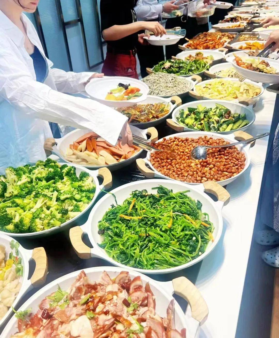 “10元吃到撑”的快餐才是打工人白月光？