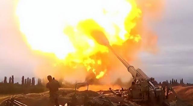 红军城沦陷进入倒计时!俄军发布视频:乌军士兵开始成批投降,泽连斯基嘴硬也没用