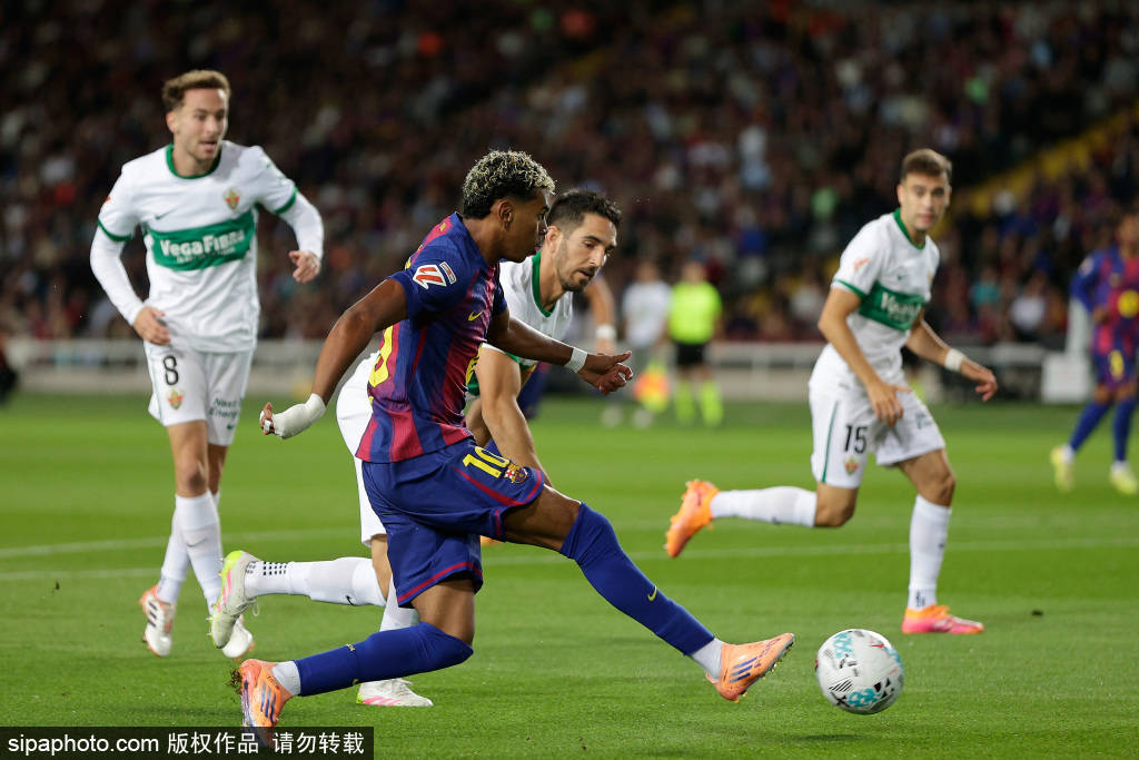 巴萨换帅风波后首战！临时主帅大胆变阵，SAP球馆迎战拜仁引爆欧联第十轮