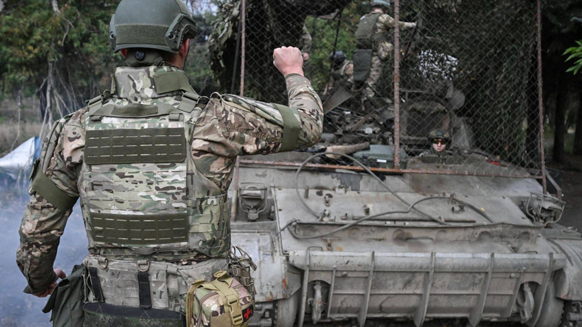 17万俄军压境红军城,乌军白天在地下阵地保存实力,夜晚与俄军巷战,泽连斯基遭重创